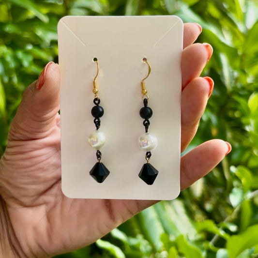 Baroque-inspired Black and White Pearl Beaded Drop Earrings