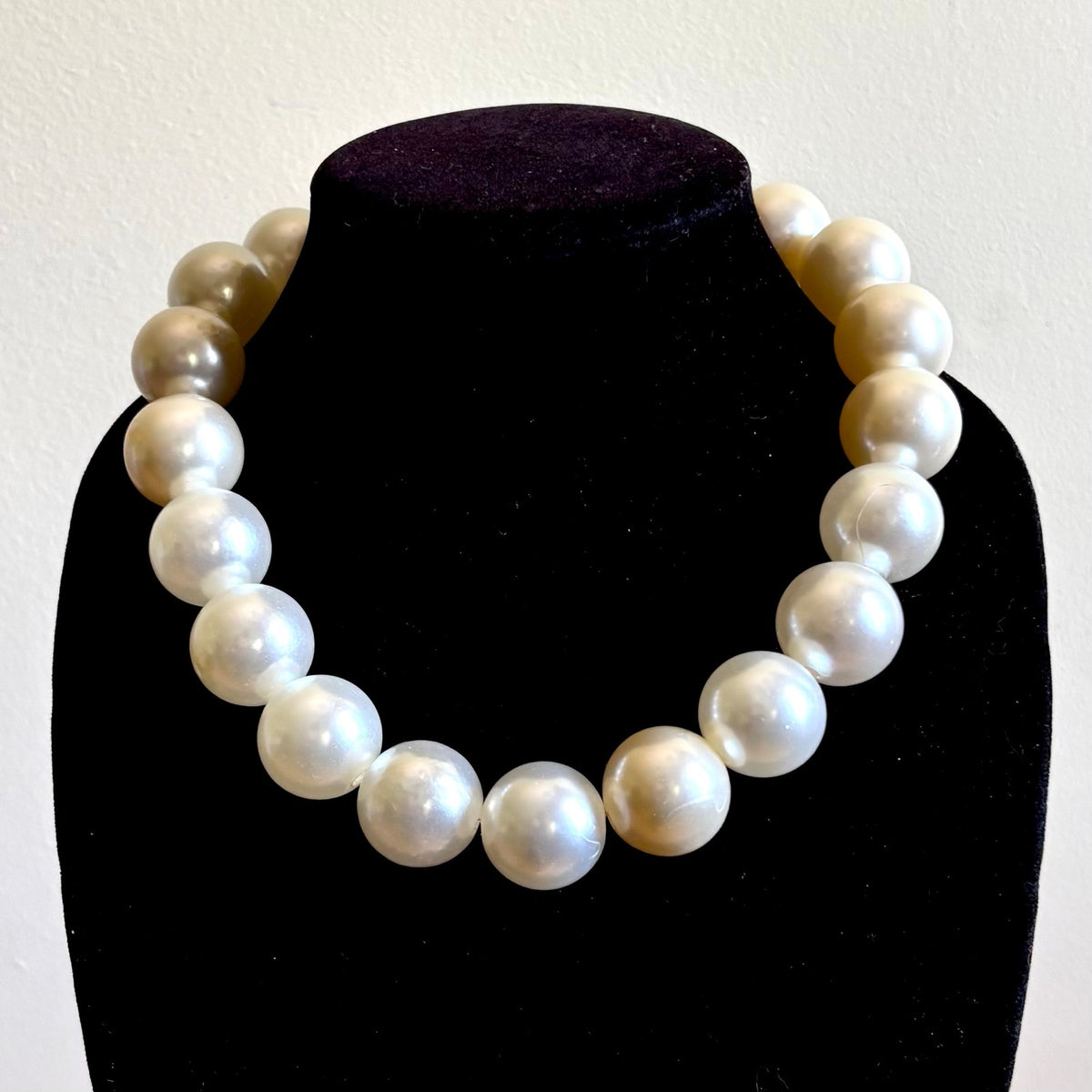 Giant Pearl Beaded Choker Necklace