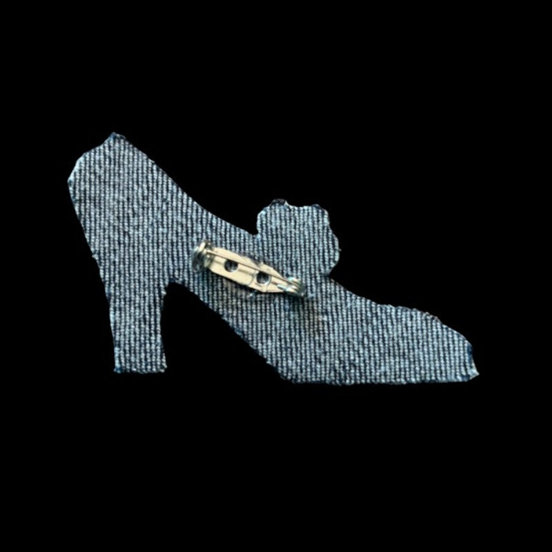 White and Gold French Court Shoe Heel Vintage Embroidered Patch Pin