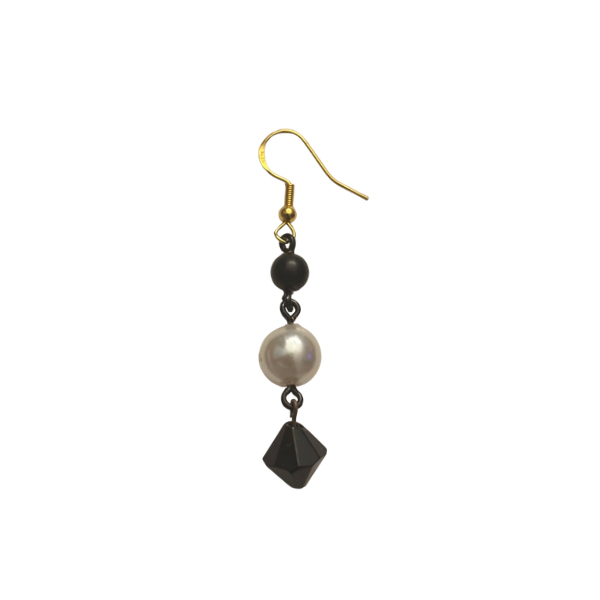 Baroque-inspired Black and White Pearl Beaded Drop Earrings