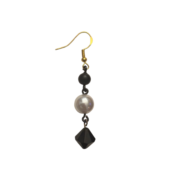 Baroque-inspired Black and White Pearl Beaded Drop Earrings