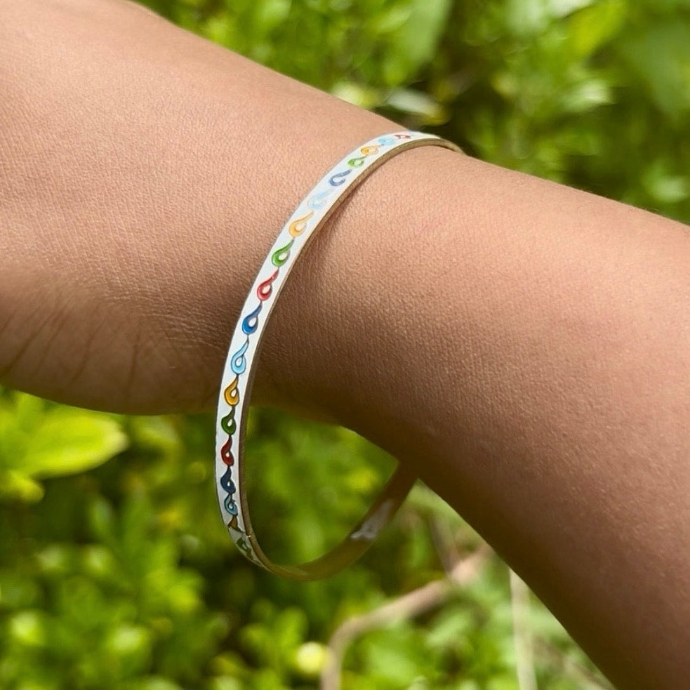 White/Rainbow Scroll Vintage Cloisonné Brass & Enamel Bangle (Medium)
