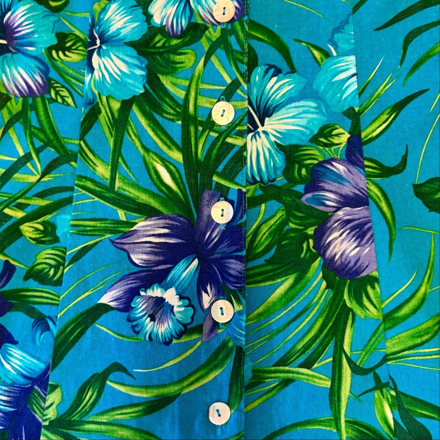 Vintage Blue & Purple Hibiscus Floral Print Sleeveless Button Down A-Line Tea Length Dress (M)