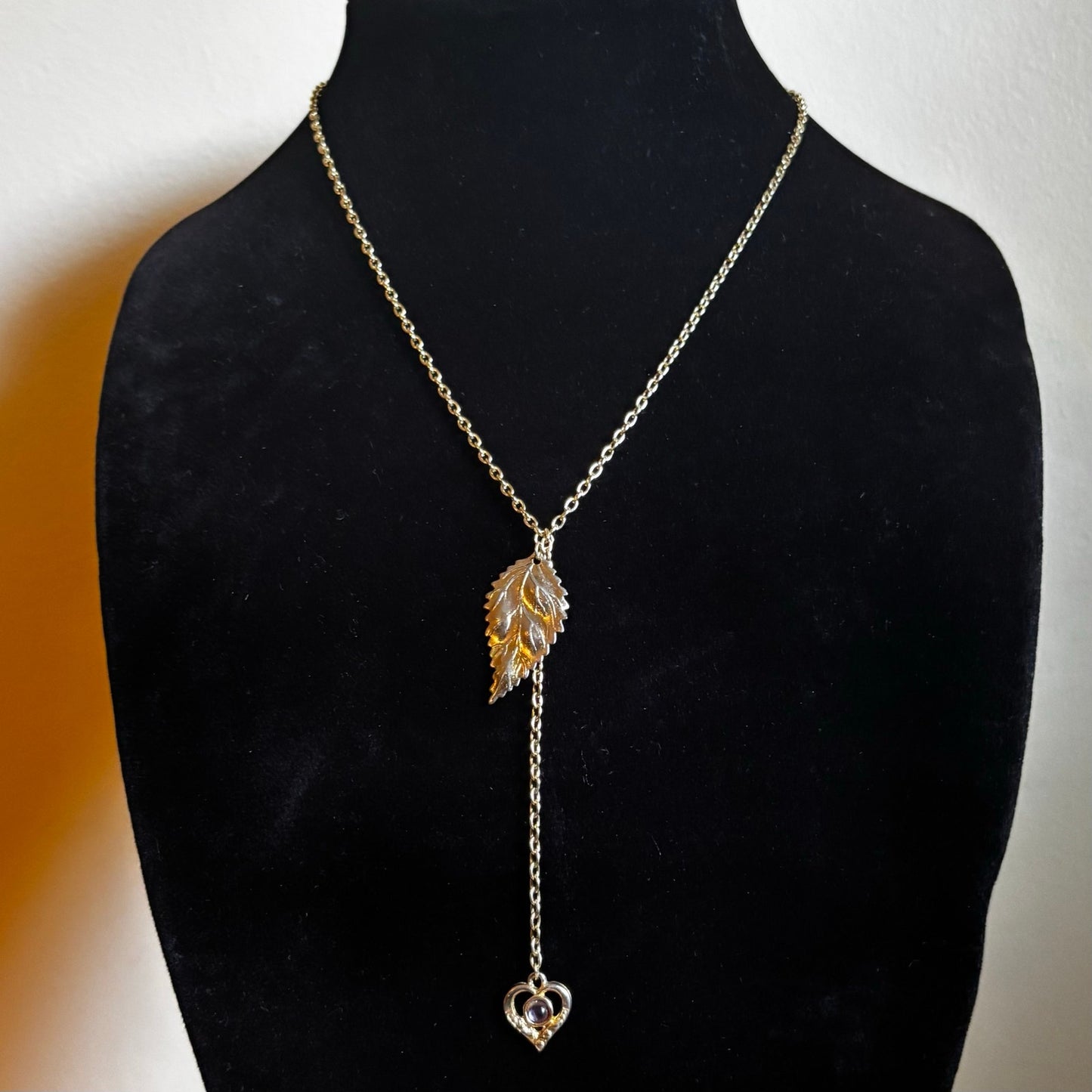 Vintage White Gold Toned Leaf & Faux Amethyst Heart Charm Layered Drop Pendant Necklace