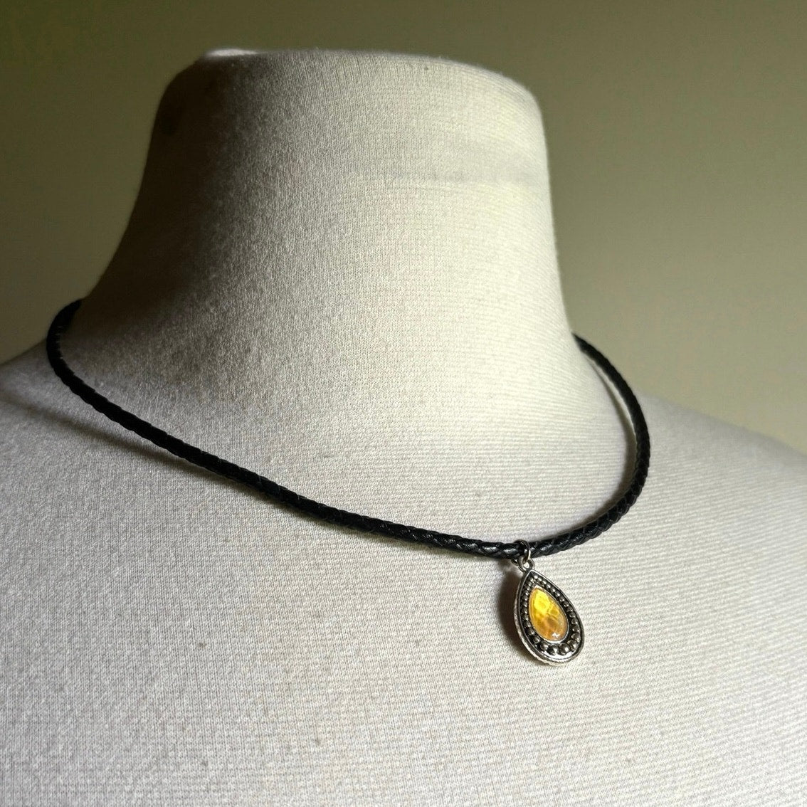 Faux Yellow Topaz & Silver Teardrop Pendant Leather Cord Choker Necklace