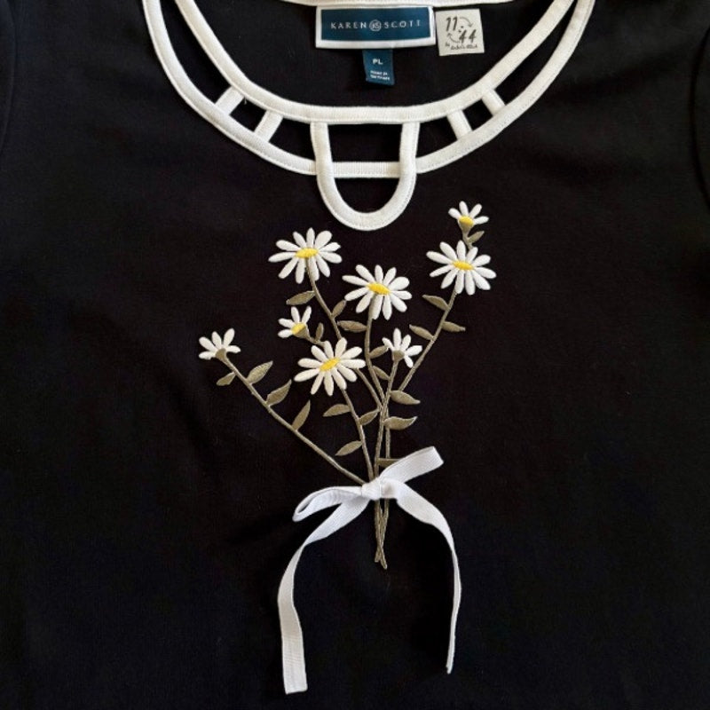 Upcycled Vintage Black & White Cutout Daisy Bouquet Cotton Top (PL-XL)