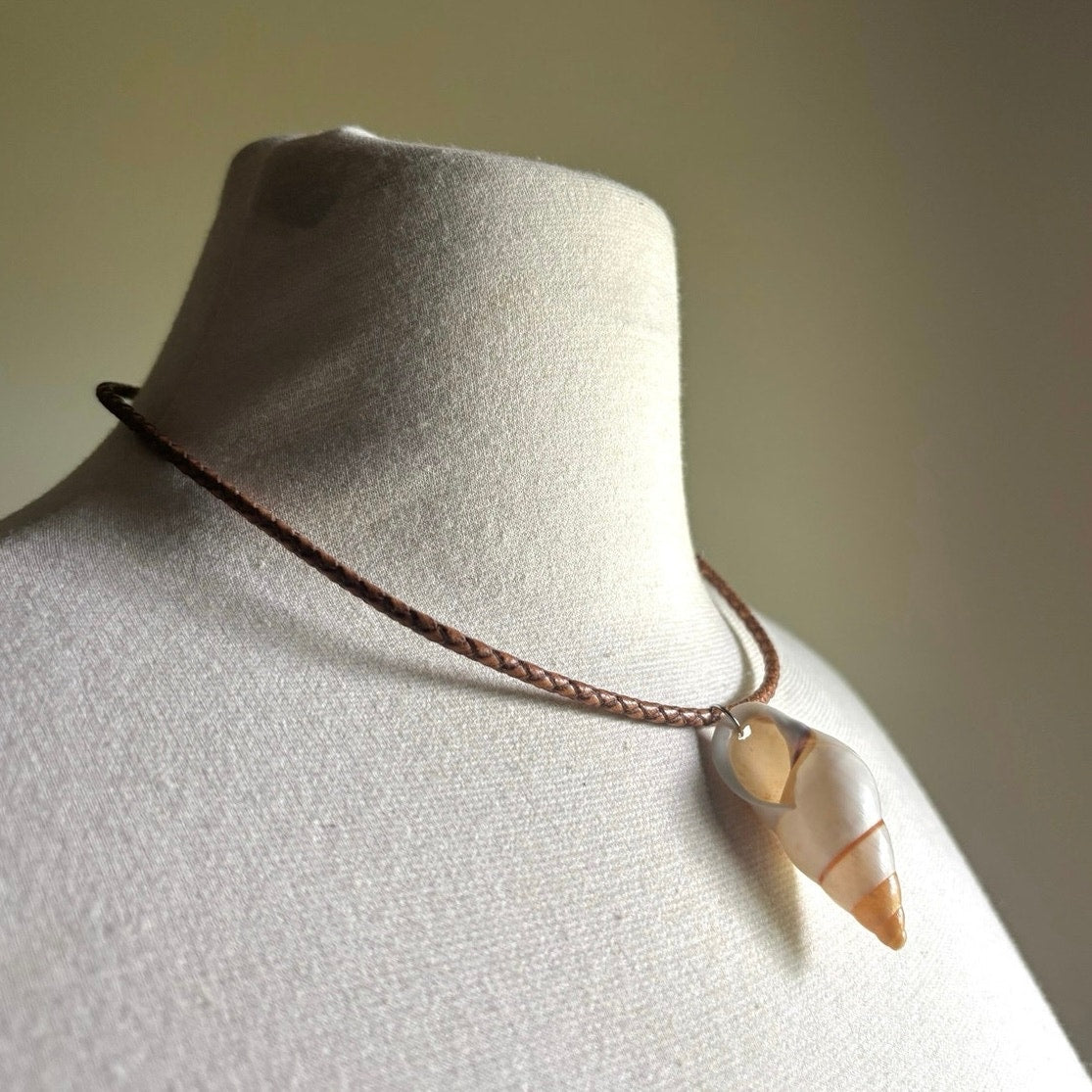 Snail Shell Pendant Leather Cord Choker Necklace