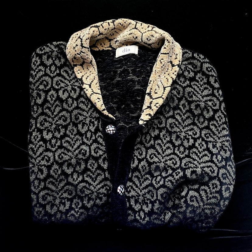 🔔 *RARE VINTAGE* 90’s Dia North of Boston Black & Sage Green Damask Button Down Sweater